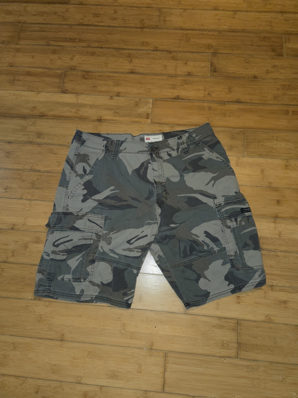 Wrangler Camo Cargo Shorts Mens 34x10 Relaxed Fit Utility Pockets